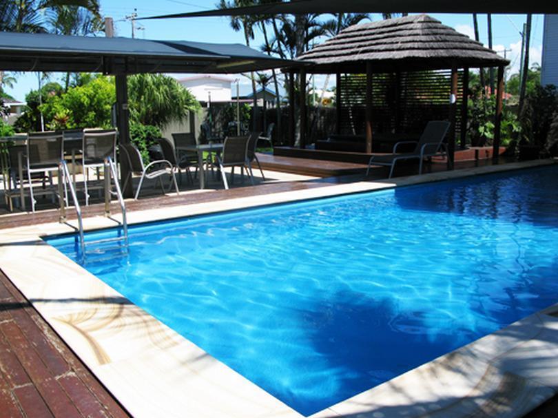 Country Plaza Motor Inn Mackay Kültér fotó